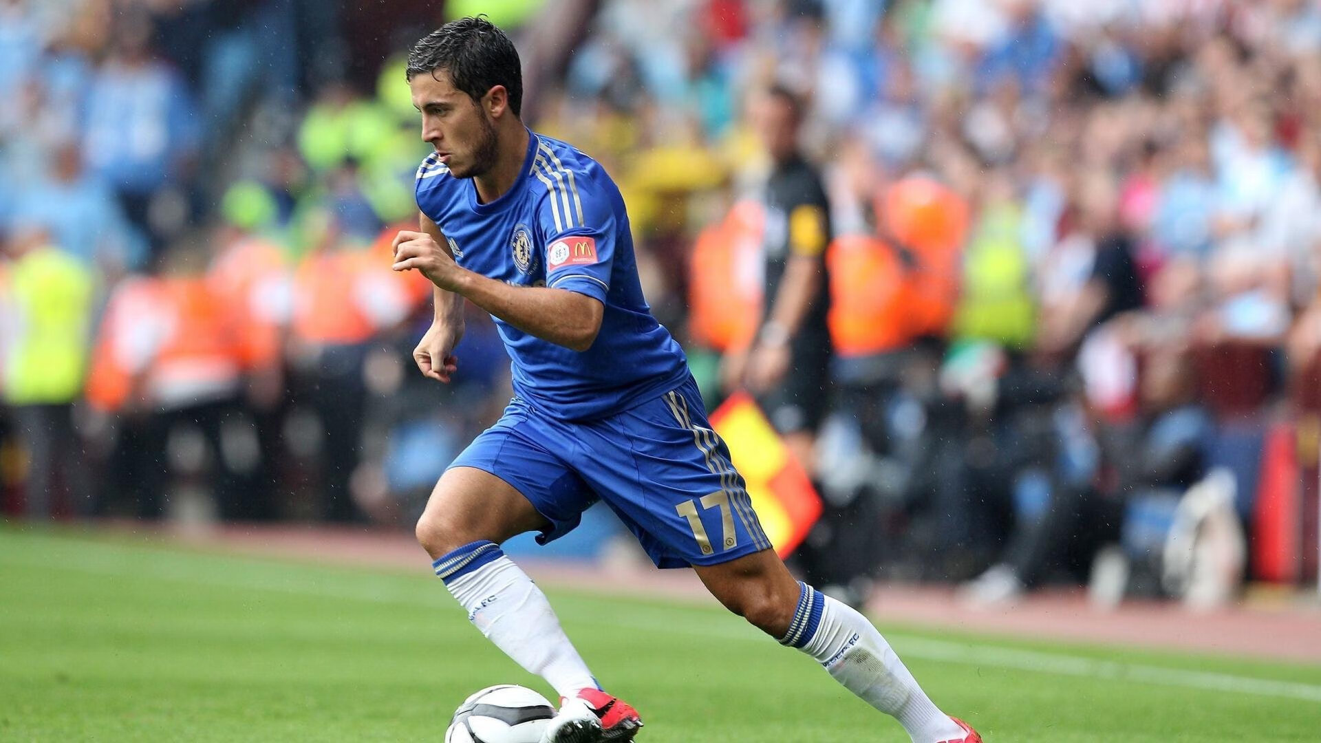 “安赫尔·巴尔博萨的精准传球与快攻配合，成为阿根廷美洲狮队的关键战术执行者”